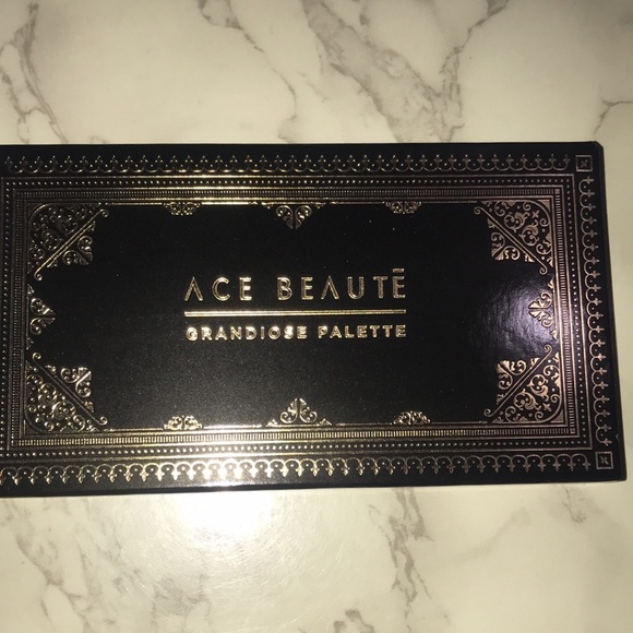 Ace Beaute Grandiose Eyeshadow Palette - Picture 2 of 5